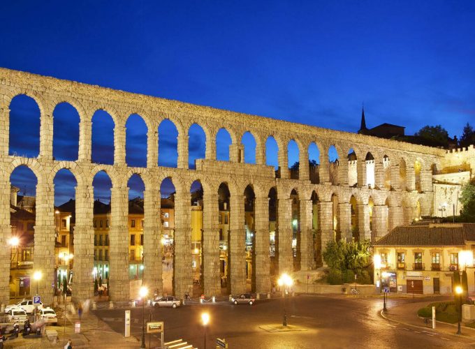 Europe aqueduct segovia night 680x500