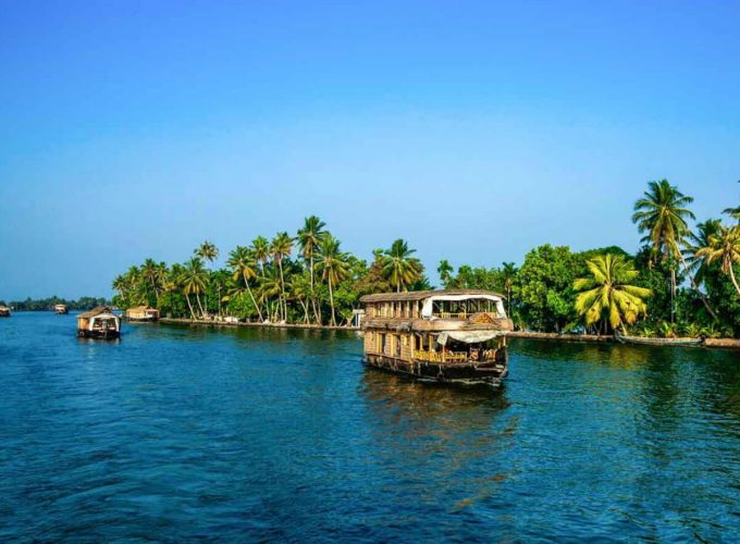 backwaters and the sea view kerala 680x500
