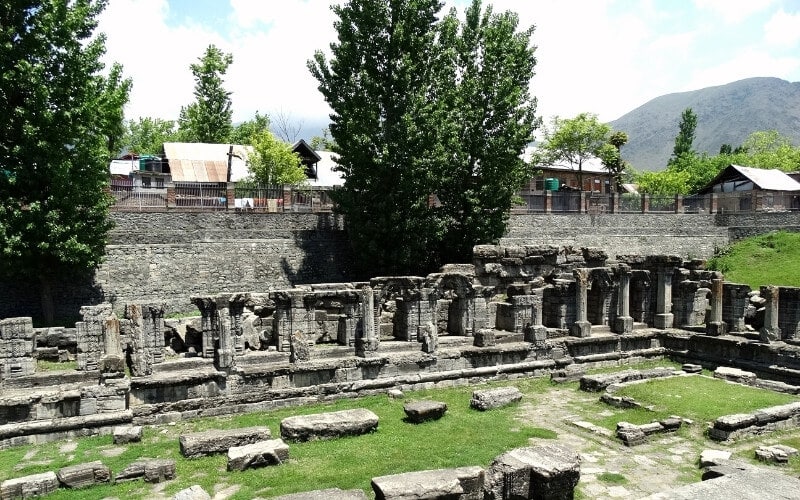 kashmir honeymoon tour packages (1)